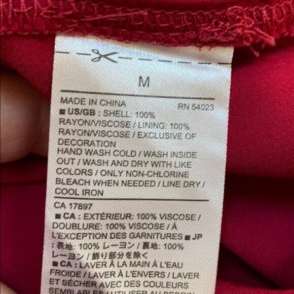 Banana Republic berry pink cold shoulder top M - Picture 4 of 4